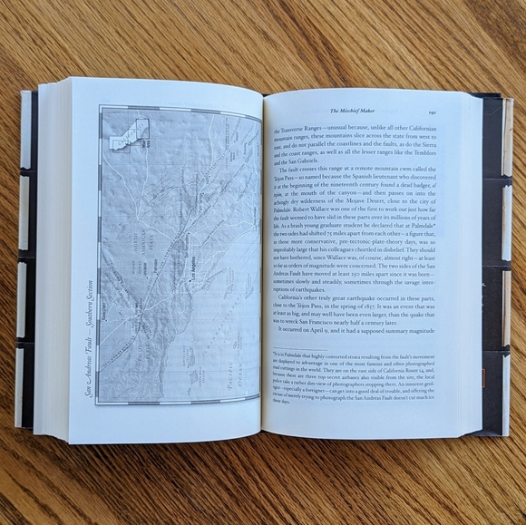 A Crack in the Edge of the World by Simon Winchester - Picture 5 of 8